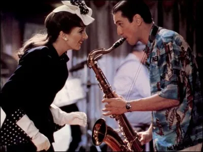 Année : 1977
Genre : Comédie musicale
Acteurs : Liza Minnelli, Robert De Niro. 
Indices : Saxophoniste/Chanteuse/Soldat/Amour. 
Quel est ce film ?