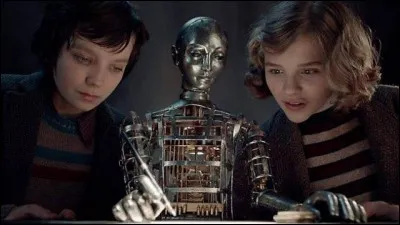 Année : 2011 
Genre : Aventure.
Acteurs : Asa Butterfield, Chloë Grace Moretz.
Indices : Orphelin/Gare/Automate/Cur.
Quel est ce film ?
