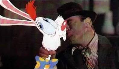 Comment s'appelle l'acteur qui embrasse fougueusement Roger Rabbit ?