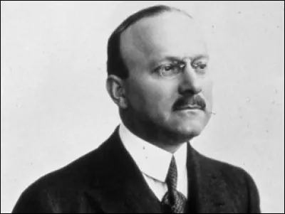 Cet ingénieur polytechnicien, pionnier de l'industrie automobile, dont l'entreprise, développée à partir de son usine du quai de Javel, est devenue le second constructeur d'automobile mondial en 1928, c'est André...