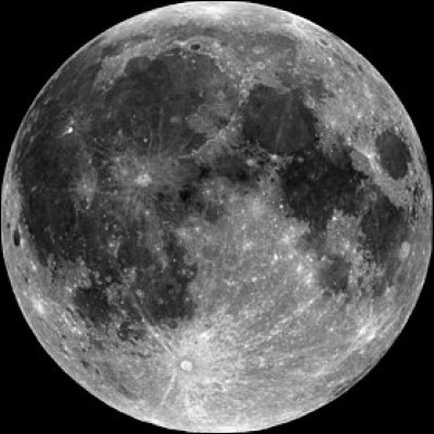 Quelle est la distance moyenne de la Terre à la Lune ?