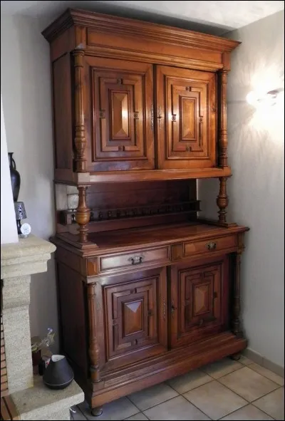 Qui avait pour emblème 3 couronnes ?