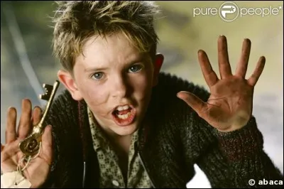 Année : 2006 
Genre : Animation 
Acteurs : Freddie Highmore, Mia Farrow 
Indices : Grimoire/ Grand-père/Peuple/Princesse.
Quel est ce film ?