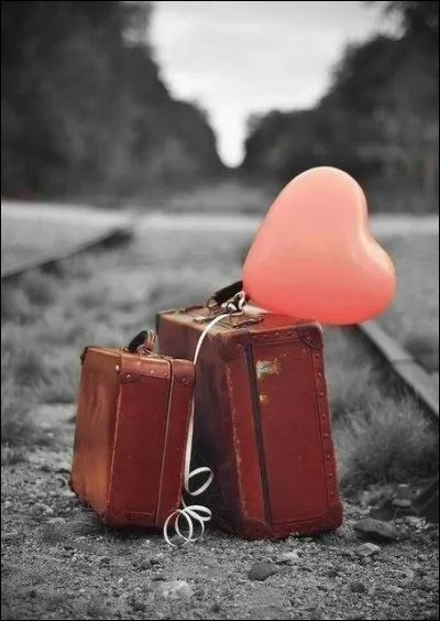 Qui a écrit "Le Voyageur sans bagages", ayant aussi écrit "Antigone" ?