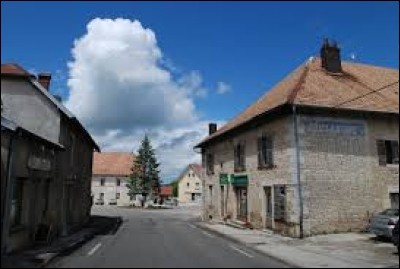 Village Doubien, Amancey se situe dans l'ancienne région ...