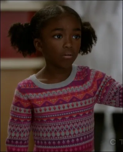 C'est la fille adoptive de...