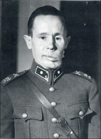 Quel était le surnom du sniper finlandais Simo Häyhä ?