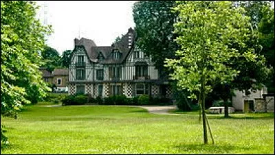 Nous terminons cette balade à la Maison des Buissons de Vernouillet. Ville francilienne, dans l'arrondissement de Saint-Germain-en-Laye, elle se situe dans le département ...