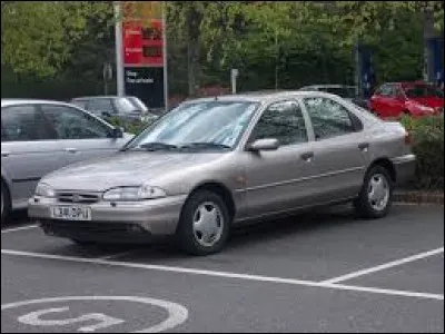 Moi, j'ai été élue en 1994. Je suis la ...