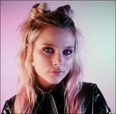 Je chante "Mírame a mí" dans "Soy Luna" :