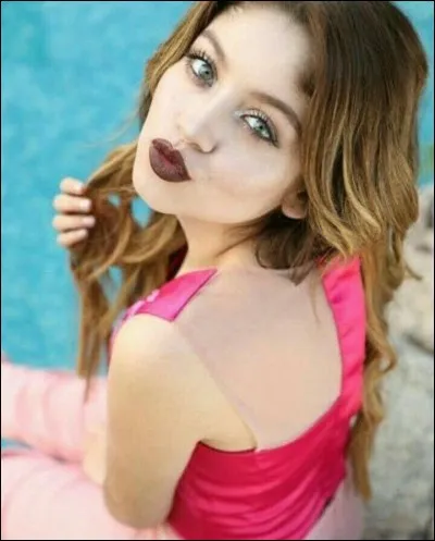 Comment s'appelle sa mère ?