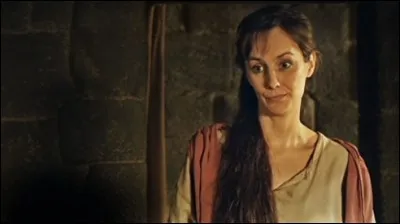 Dans la vie, avec quel autre acteur de la série, l'actrice interprétant Nessa est-elle en couple ?