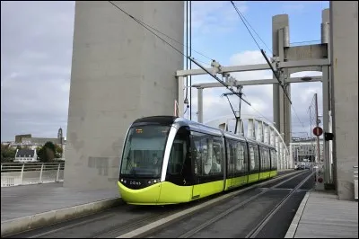Combien y a-t-il de lignes de tramway à Brest. Attention il y a un piège ?