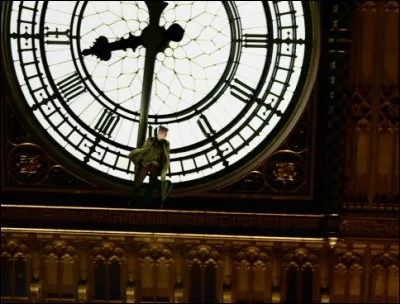 Dans le film "Jumper", les jumpers sont poursuivis par les pérégrines...