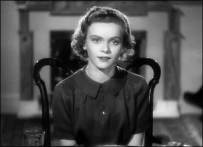 "Jeune et innocent" est un film du réalisateur Alfred Hitchcock...