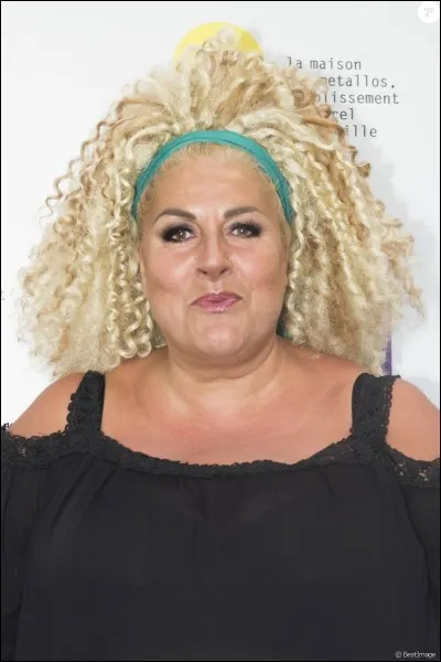 Quelle est la taille (précise) de Marianne James ?