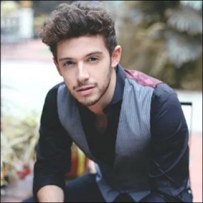 Dans "Soy Luna" il joue le rôle de :