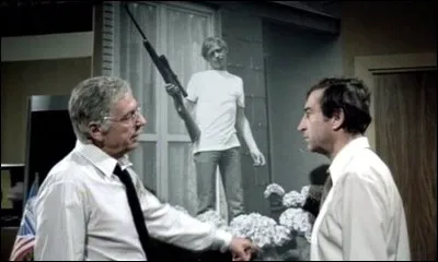 " I comme Icare", film du réalisateur Henri Verneuil raconte comment l'on se débarrasse de tous ceux qui gênent "les affaires" et comment on met fin aux enquêtes approchant la vérité...