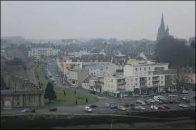 Nous partons maintenant &agrave; Hennebont (Morbihan). Comment se nomment les habitants de cette ville ?