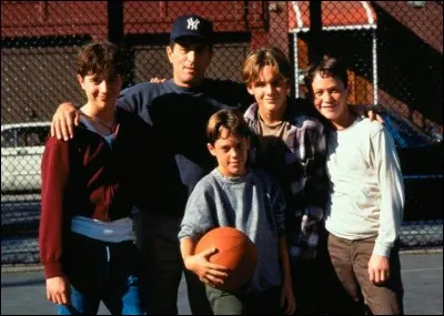 Ann&eacute;e : 1996 Genre : Drame judiciaireActeurs : Robert De Niro, Kevin BaconIndices : Enfants/Abus sexuels/Proc&egrave;s/Hot-dog. Quel est ce film ?