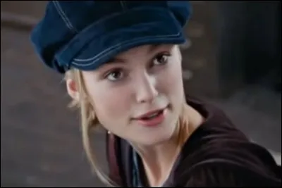 Un film de 2003 dans lequel Liam Neeson a perdu sa femme, Alan Rickman est le patron de Laura Linney et Emma Thompson est la sur de Hugh Grant. Quel est ce film ?