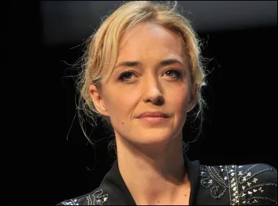 Cette actrice, née en 1973, qu'on a pu voir dans "le Raid" et dans "Va savoir", et plus récemment dans des séries pour la télévision comme "Balthazar", c'est :