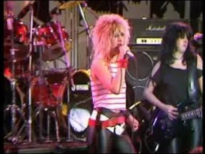 Qui est la chanteuse de Girls School en 1984 et 1985 ?