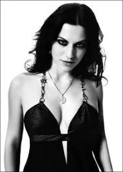 Qui est la chanteuse de Lacuna Coil ?