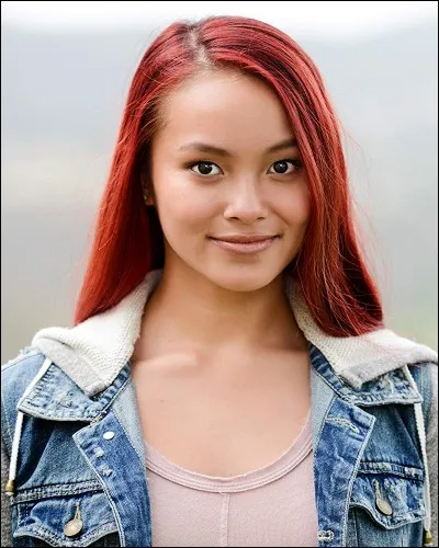 Quel est le nom de l'actrice qui incarne Camryn ?