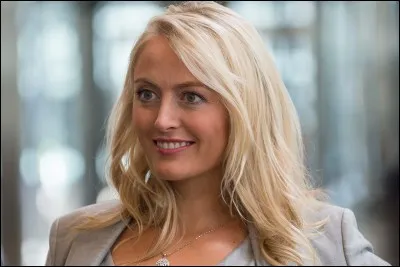 Qui est cette blonde ?