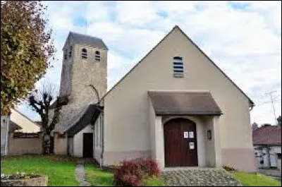 Nous sommes maintenant devant l'église Saint-Sulpice de Chauffry. Village francilien, dans l'arrondissement de Meaux, il se situe dans le département ...