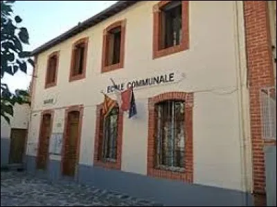 Nous sommes en Occitanie, à Thuès-entre-Valls. Petit village de 36 habitants, dans le Conflent, il se situe dans le département ...