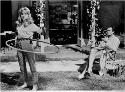 Année : 1962 
Genre : Drame et Romance 
Acteurs : James Mason, Sue Lyon
Indices : Professeur/Maison/Séduction/Tuteur. 
Quel est ce film?