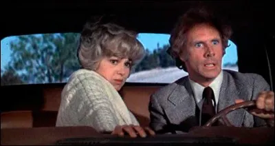 Année : 1976 
Genre : Thriller 
Acteurs : Karen Black, Bruce Dern
Indices : Voyante/Neveu/Kidnapping/Taxi
Quel est ce film?