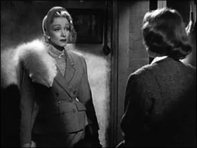 Année : 1950 
Genre : Policier 
Acteurs : Jane Wyman, Marlene Dietrich
Indices : Comédienne/Assassinat/ Amitié/Innocence. 
Quel est ce film?