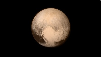 Pluton est une planète comme les autres, et fait partie du système solaire.