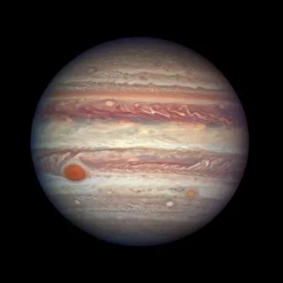 Jupiter est la première planète qui est née dans notre système solaire.
