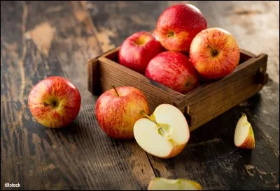 La pomme est riche en pectines, elle stimule le système immunitaire, vous pouvez donc bénéficier de ses bienfaits...