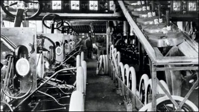 C'est durant la deuxième phase d'industrialisation que Ford développe...