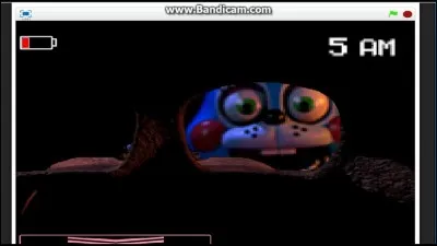 Il te reste 1 minute pour tuer le garde de nuit, que fais-tu ?