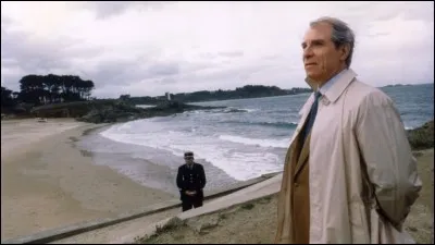 "Inspecteur Lavardin", avec Jean Poiret dans le rôle titre, est un film réalisé par Claude Chabrol...