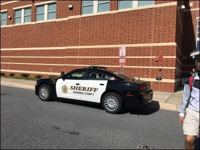 Dans quel film Sylvester Stallone incarne-t-il un shérif dépressif et obscène ?