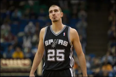 Quel a été le premier club de Nando de Colo ?