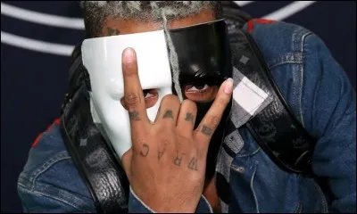 Comment s'appelle sa mère ?