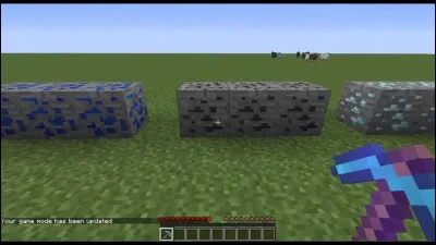 Une pioche avec l'enchantement "Toucher de Soie" mine moins rapidement les blocks.