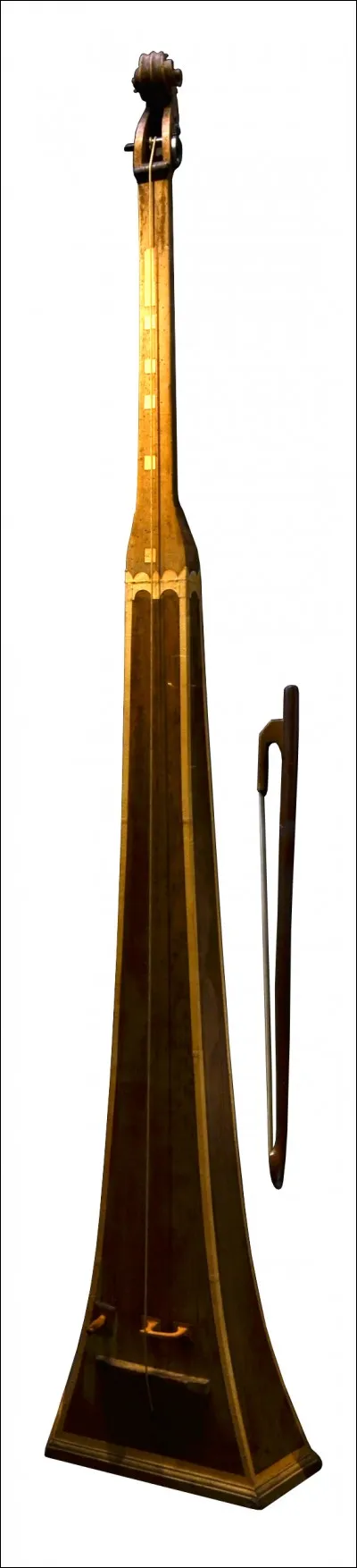 « T » comme « Trompette marine » > Cet instrument d'époque (presque 2 m de haut), se jouait avec un archet. Vrai ou faux ?