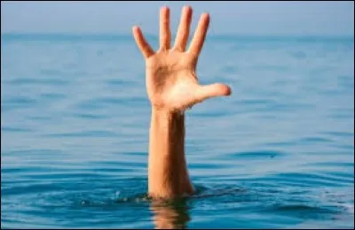 Quelqu'un est en train de se noyer. Tu...