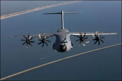 Quel avion, l'A400M est-il censé remplacer ?