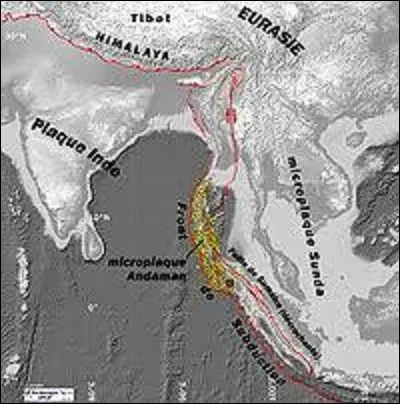 6e position : 
26 décembre 2004, un tremblement de terre se produit dans l'océan Indien au large de l'île indonésienne de Sumatra. Suite à ce séisme, dans les minutes et les heures qui suivirent un tsunami se déclara coûtant la vie à 225 500 personnes. Quatre pays furent touchés par cette catastrophe : l'Indonésie, l'Inde, la Thaïlande, quelle est la dernière nation à être touché par ce drame ?