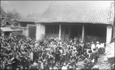 3e position : 
Faisant partie des catastrophes naturelles les plus meurtrières du XXe siècle, les inondations de 1931 en Chine firent 2 072 500 morts. Démarrant en juillet et se terminant en octobre, la hauteur maximale de cette crue fut atteinte à Hankou avec 1.71 mètre. De quelle province chinoise cette ville fait-elle partie ?